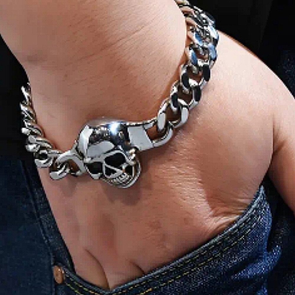 New! MEN'S Titanium Steel Skull Bracelet. 7.5"